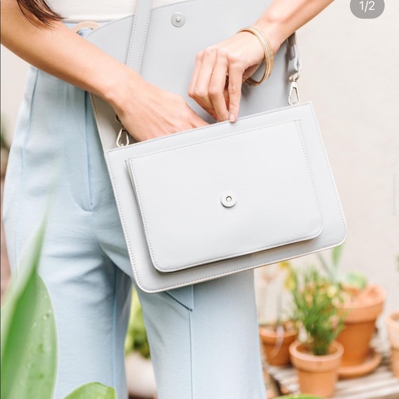 Zoe Crossbody Bag - Picture 3 of 11